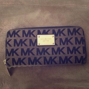 Michael Kors logo wallet